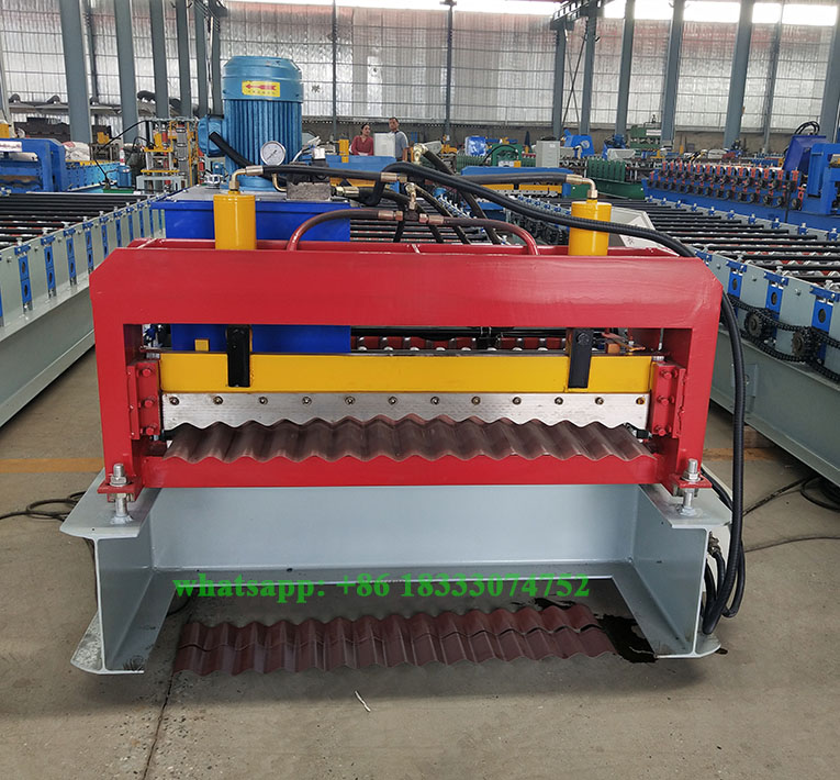 coregated iron roof panel machine.jpg