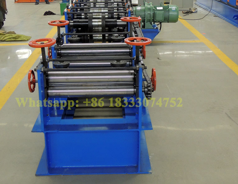 frame Z purlin roll forming machine.jpg