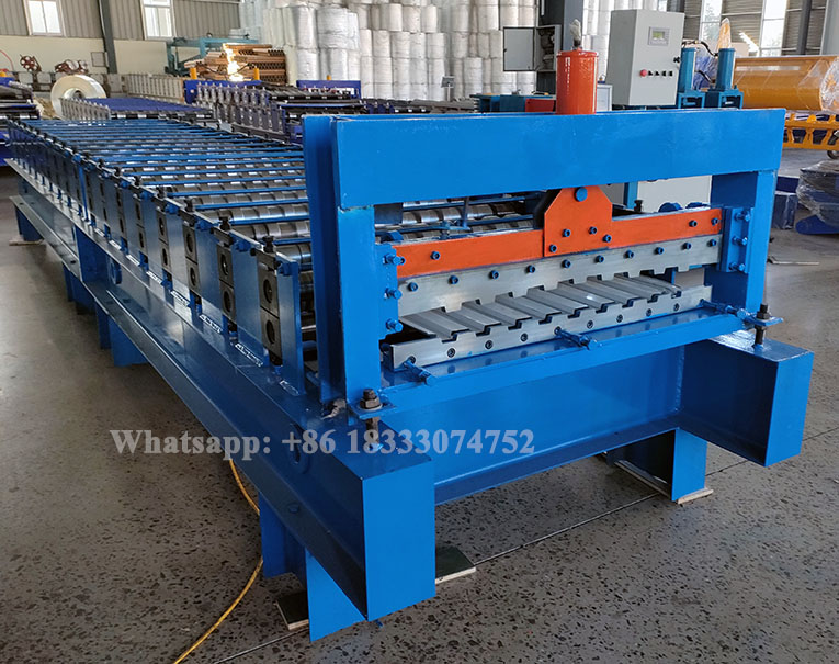 roller shutter door lath roll forming machine.jpg