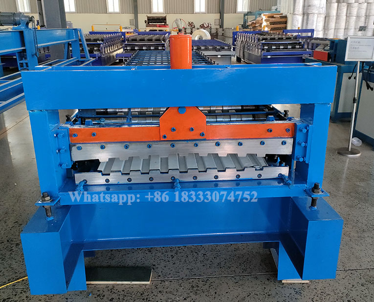 roller shutter door lath roll forming machinery.jpg