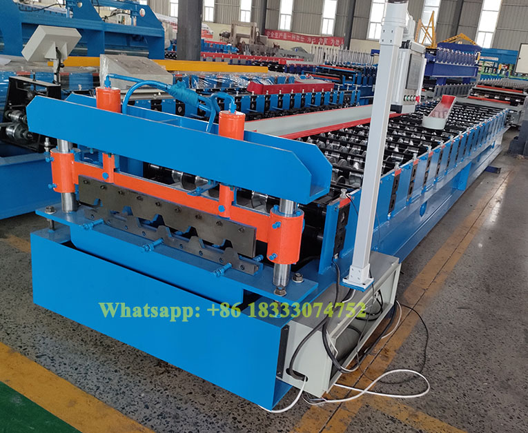 686 Longspan roll forming machine.jpg