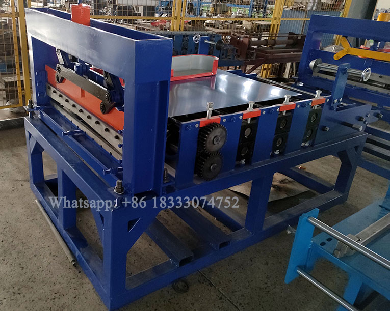 Level Cut Roll Forming Machine.jpg