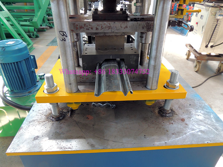 C Type Roll Up Door Forming Machine.jpg